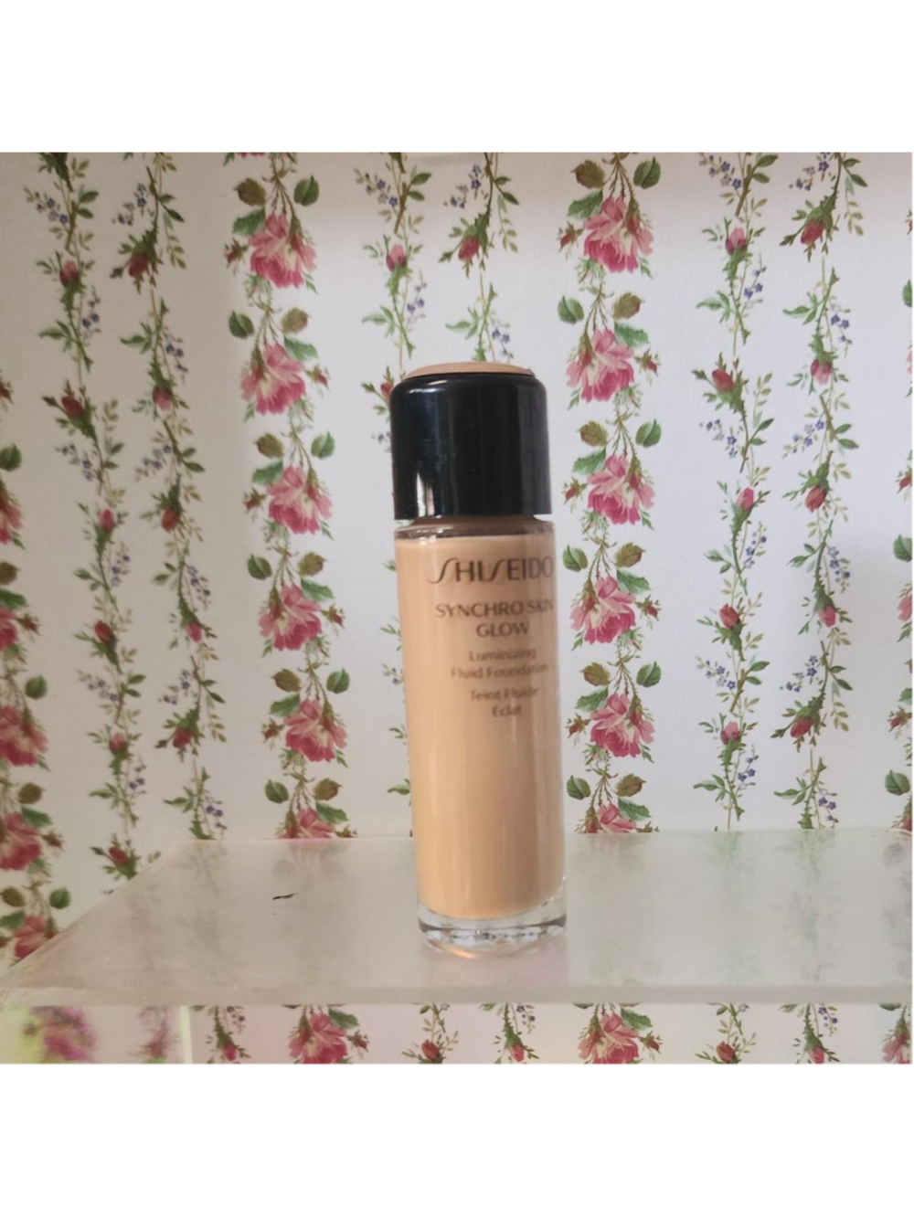 Shiseido Synchro Skin Glow Luminizing Fluid Foundation in shade 202 #shiseido #f